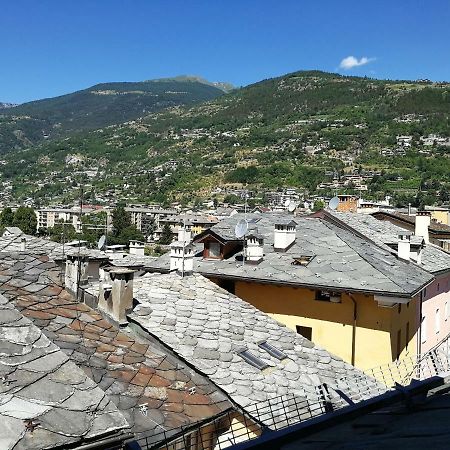 Appartamento Nel Centro Storico Di Aosta Con Vista Sui Ghiacciai Экстерьер фото